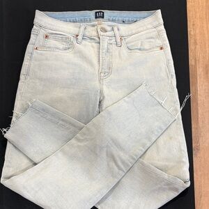 GAP Women's Faded Blue Straight Leg Jeans